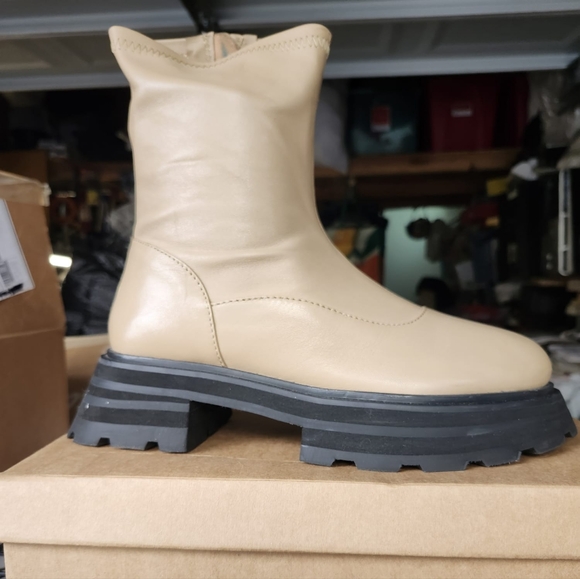 Leather Ankle Boot Karen Millen - Picture 5 of 9